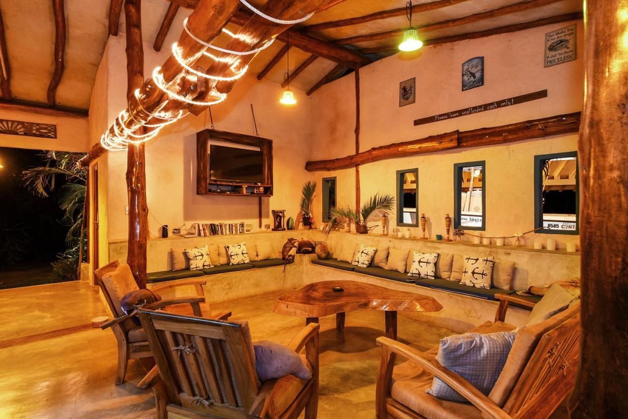 Casa Lajagua Bed & Breakfast Pedasi Town Exterior photo